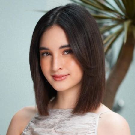 Nationality of Coleen Garcia, Bio, Age, Net Worth, Husband, Child, Height.